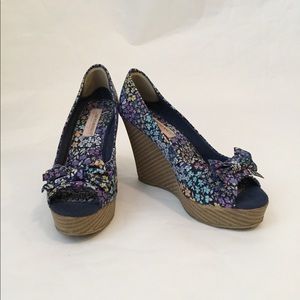 American Rag Lallanvy Navy Blue Floral Wedge Heels